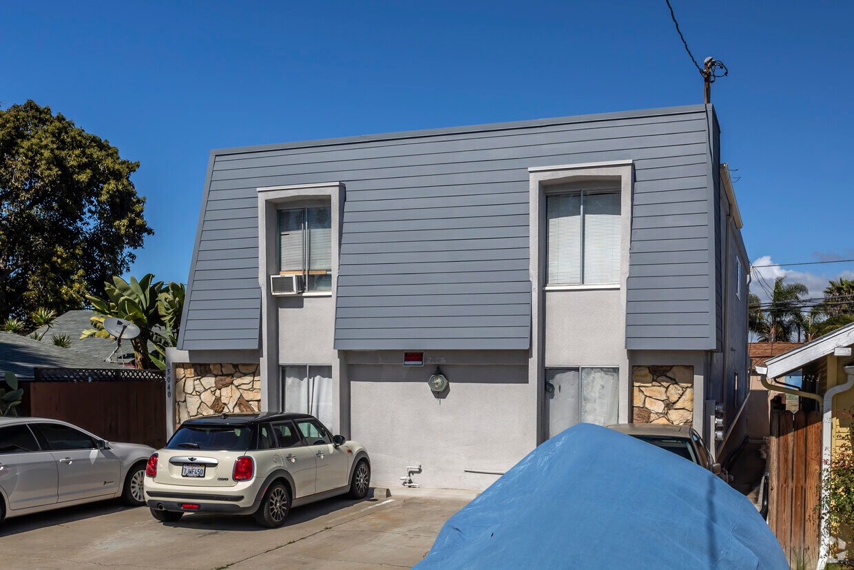 Building Photo - 5040 Long Branch Ave