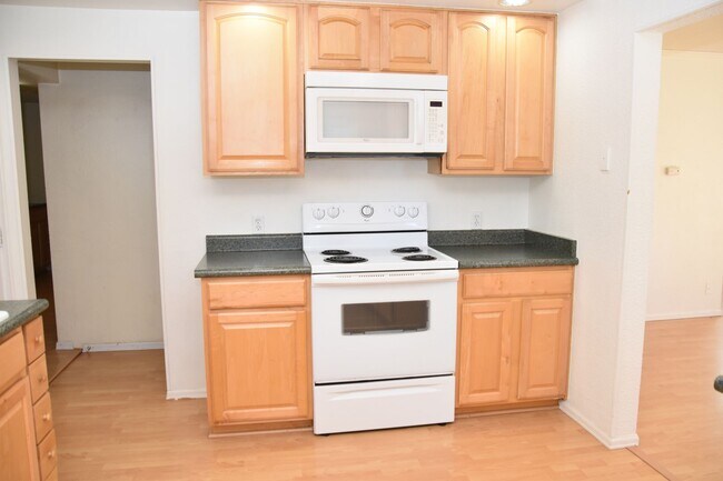 Foto del edificio - 3 Bedroom 2 Bath Near in Tacoma's 6th Ave ...