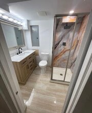 Building Photo - 100 Talisman Ct