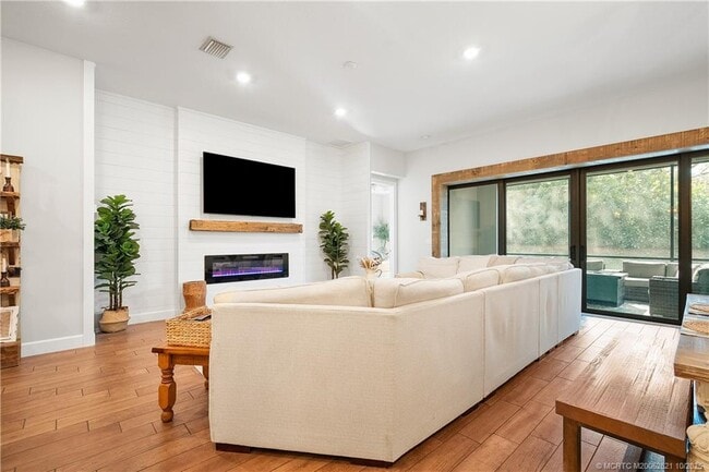 Foto del edificio - 564 SE Villandry Way