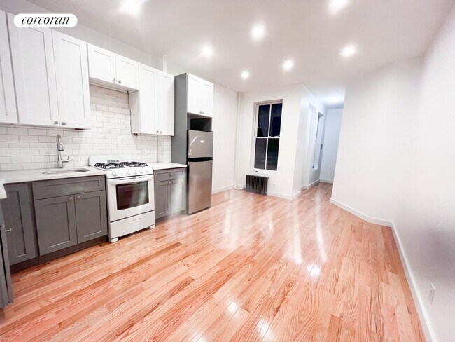Foto del edificio - 137 W 83rd St