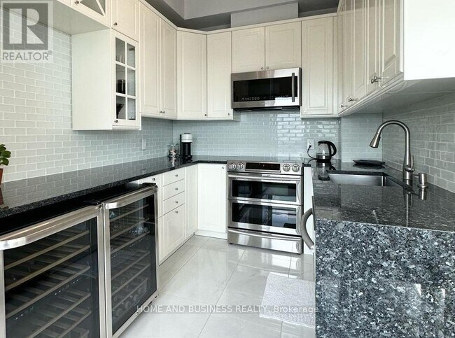 Building Photo - 3515-3515 Kariya Dr