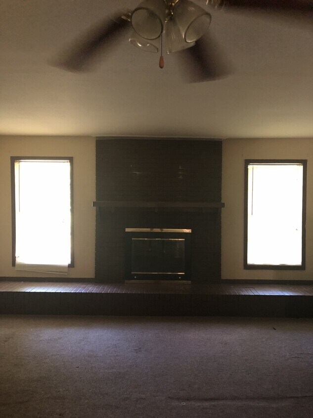 Building Photo - 802 Navaho Trail