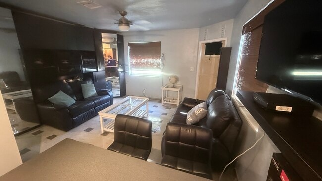 Building Photo - 1701 Hayes St