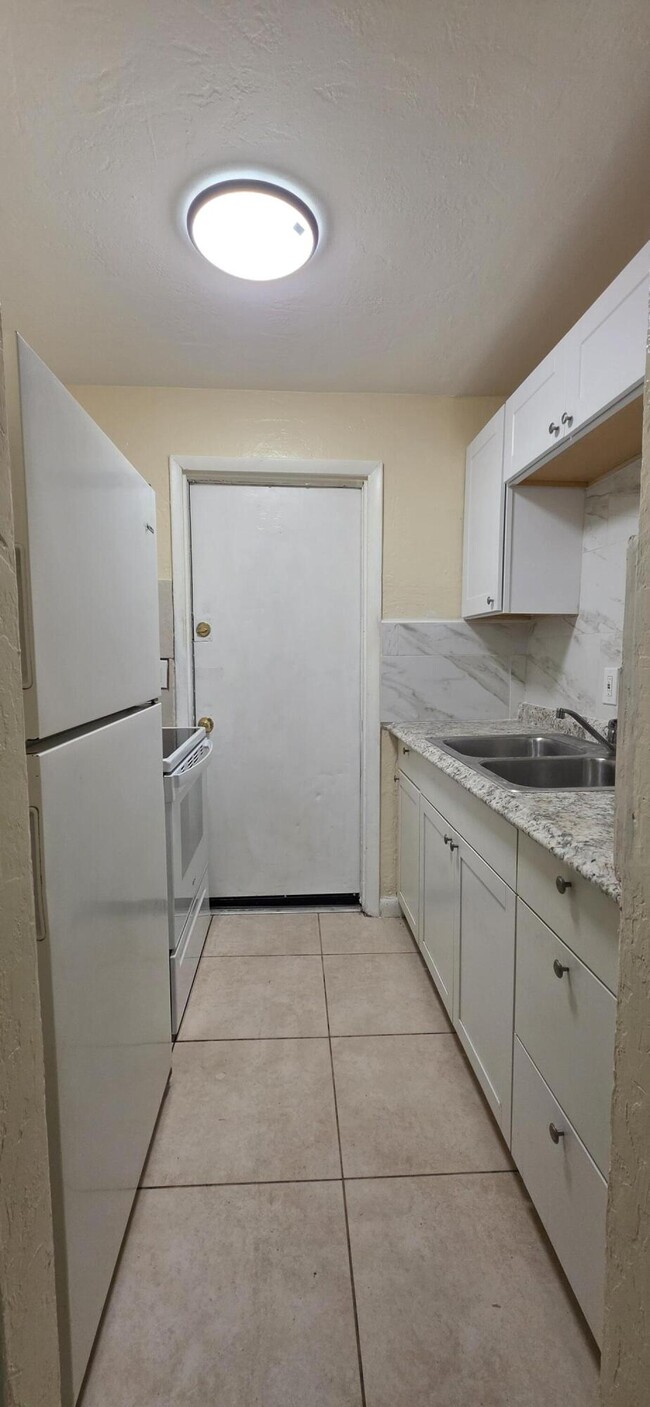 Building Photo - 1135 Sharazad Blvd
