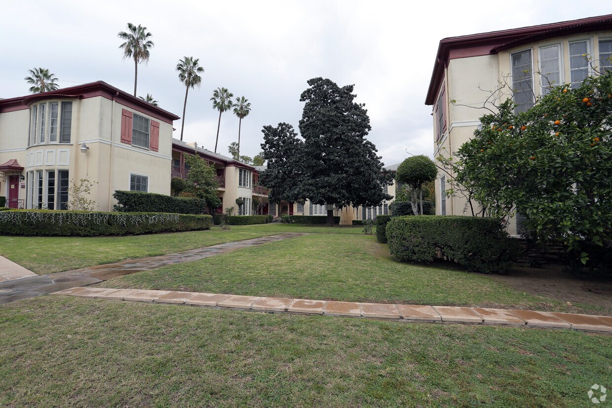 Building Photo - 1100 S Westmoreland Ave
