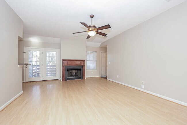 Foto del edificio - 1052 Blue Mountain Ln