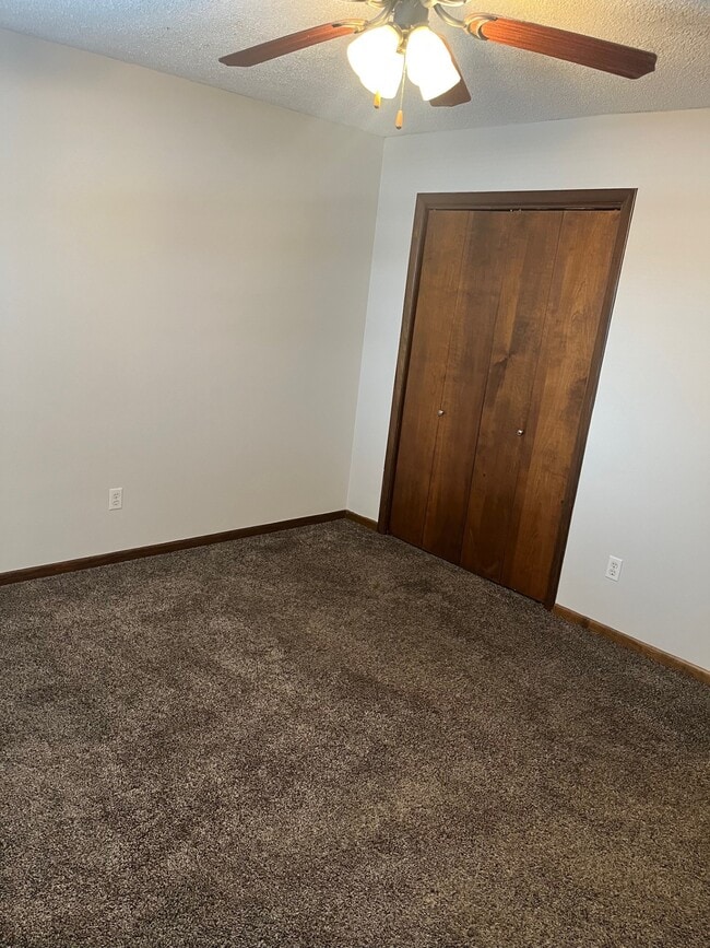 Building Photo - 33 Stewart St