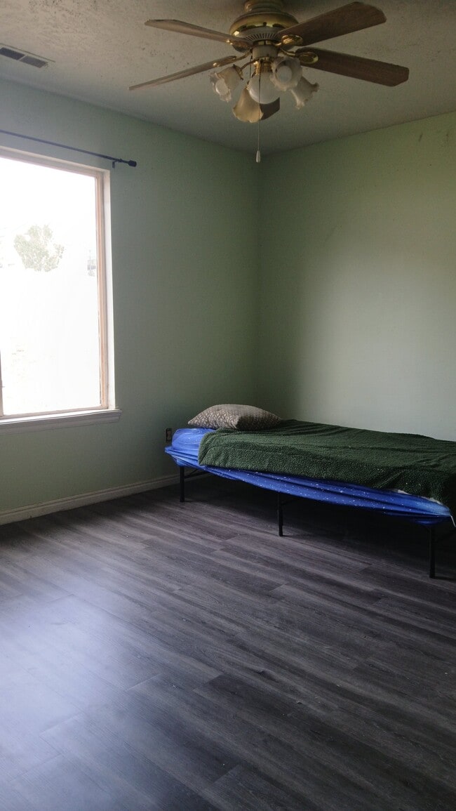 Foto del edificio - 4013 Lake Mountain Dr