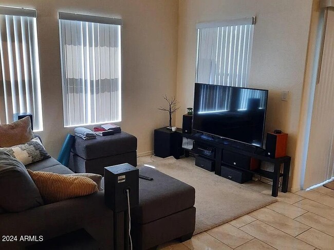 Building Photo - 295 Rural Rd