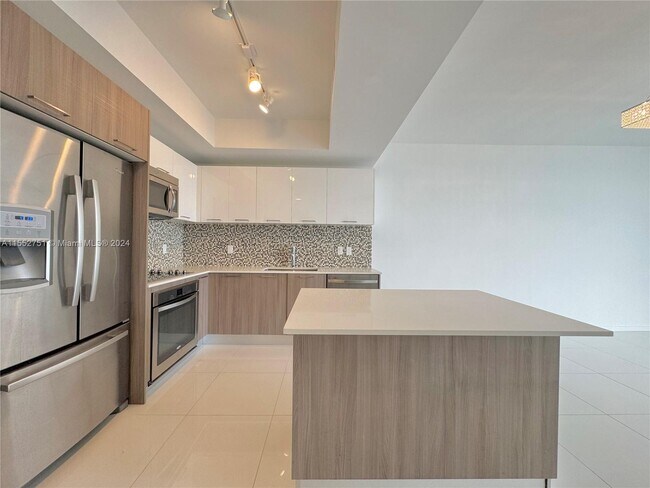 Building Photo - 5300 Paseo Blvd