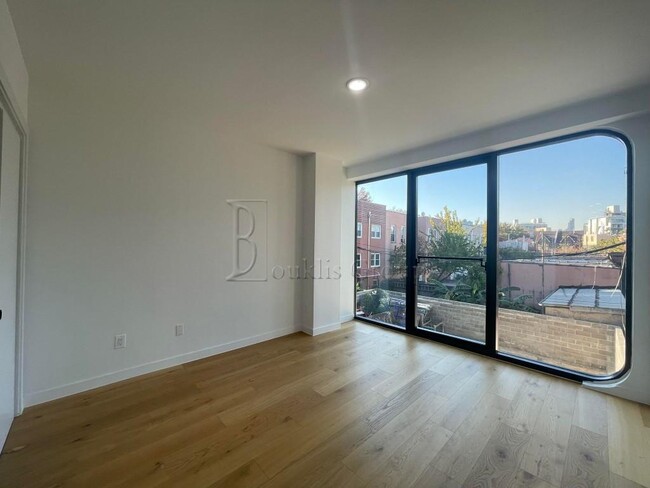 Building Photo - ----LUX 1 BED---GYM---ROOFDECK----LAUNDRY ...