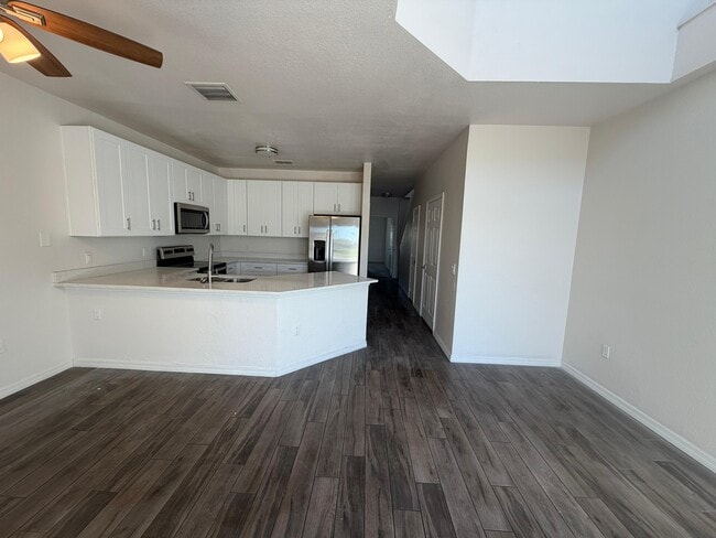 Photo - 2003 Claudia Ln Townhome