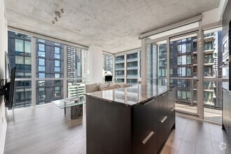 Building Photo - 88 Blue Jays Way