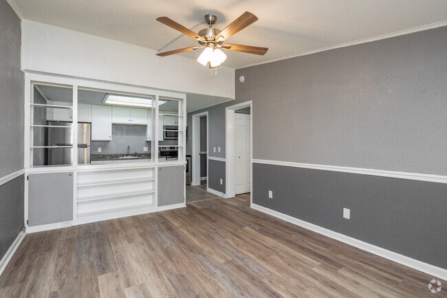 1BR, 1BA - 600SF - Living Room - Stratford Apartments