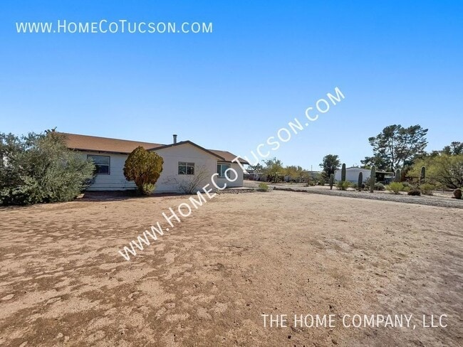 Building Photo - HORSE PROPERTY 6031 S South Arrow: 3 bedro...