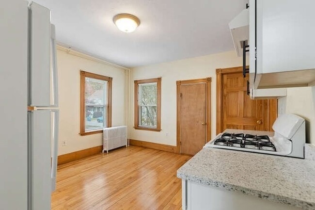 Foto del edificio - 7 Perham St