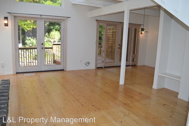 Building Photo - 2 br, 1.5 bath House - 504 Browning Street