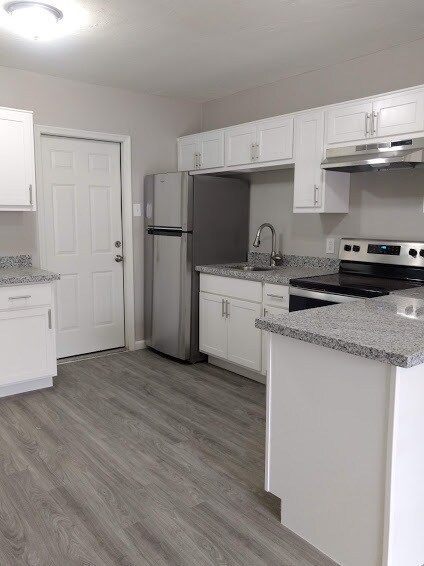 Primary Photo - 528 E Pierson St. #8