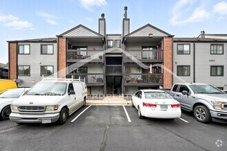 Building Photo - 6350 Oak St