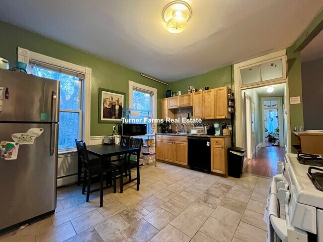 Foto del edificio - 12 Bucknam St