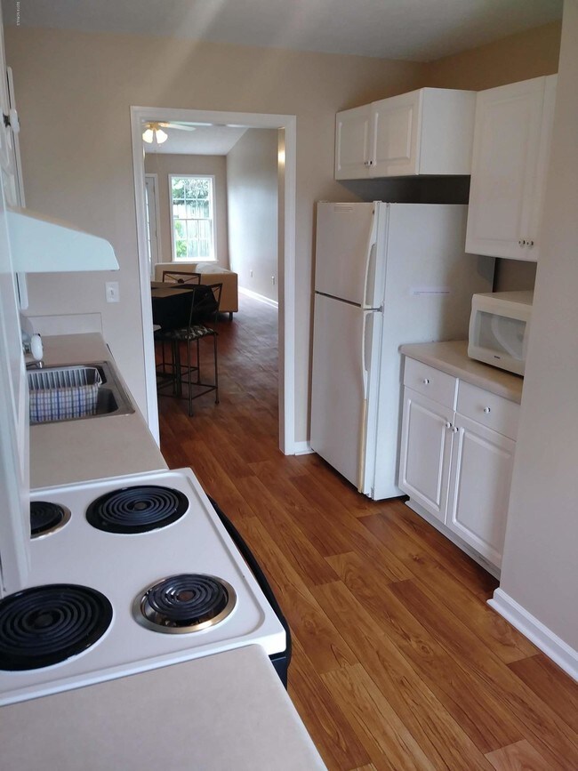 227 John Ct, Havelock, NC 28532 Townhome Rentals in Havelock NC