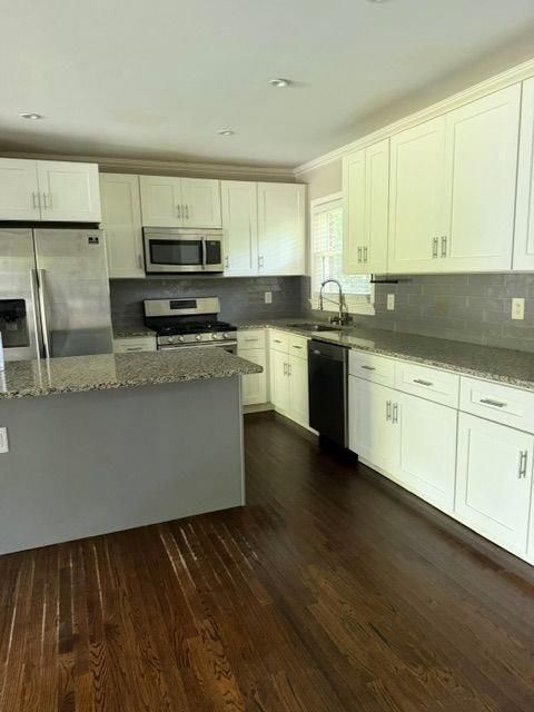 Foto del edificio - 3155 Beech Dr