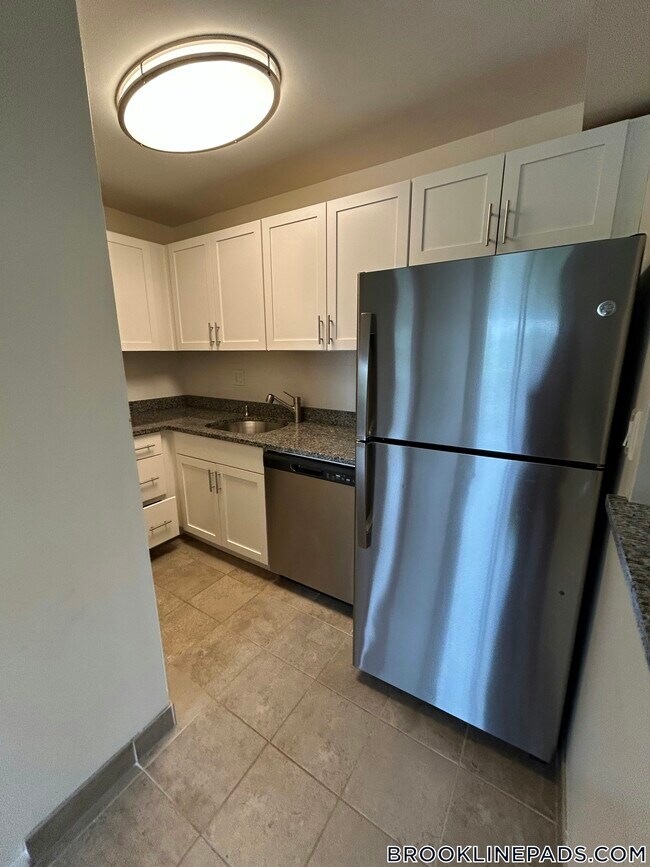 Building Photo - 185 Freeman St