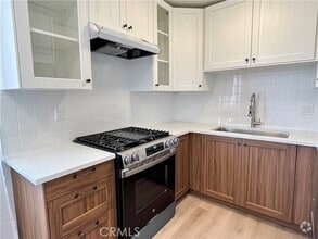 Building Photo - 16313 St Andrews Pl