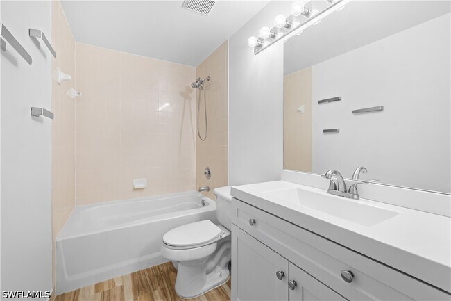 Foto del edificio - 1225 Reserve Way