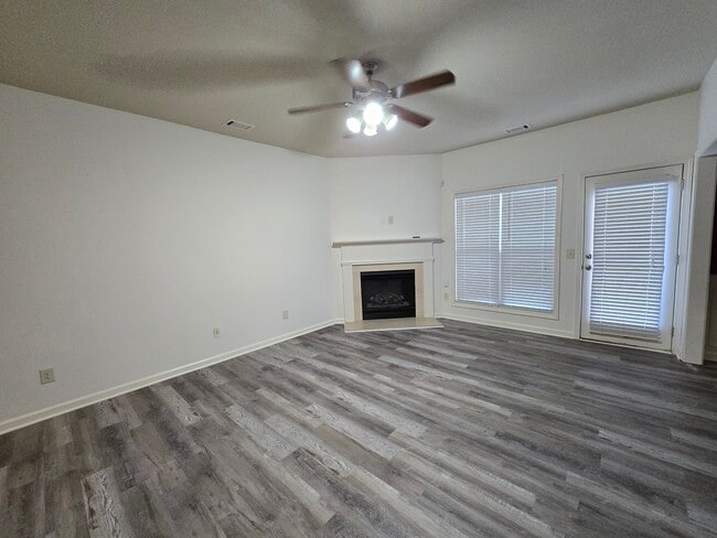 Building Photo - 2194 Oakland Grove Pl