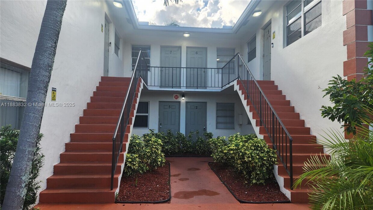 Foto principal - 3090 Coral Springs Dr