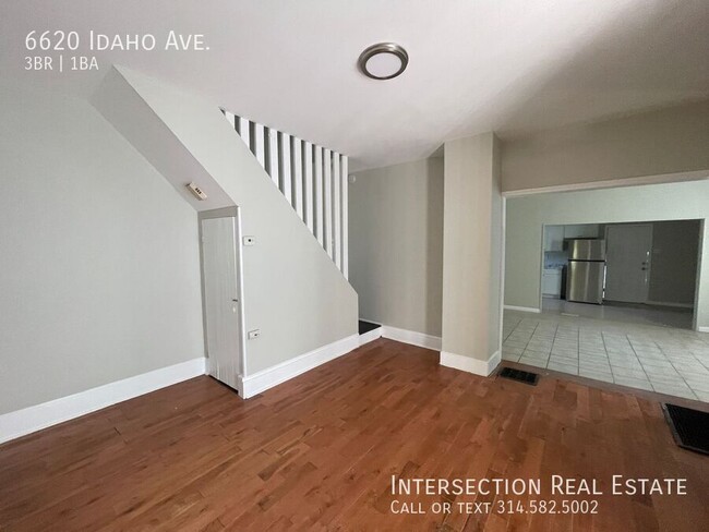 Building Photo - Updated 3bed/1bath Near Carondelet Park