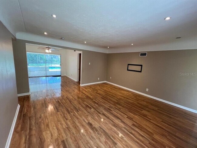 Foto del edificio - 12928 N Oregon Ave