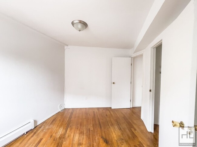 Building Photo - CLINTON HILL / Spacious 2-Bed 1-Bath / Con...