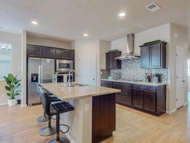 Building Photo - 2023 Silver Dollar St SE