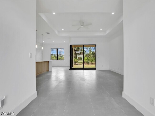 Foto del edificio - 12004 Newgate Ave