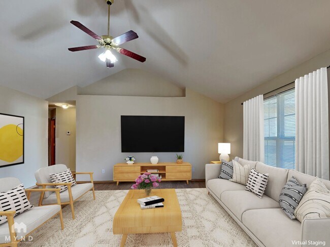 Foto del edificio - 701 N Pinewood Ave