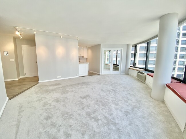 Building Photo - 155 N Harbor Dr