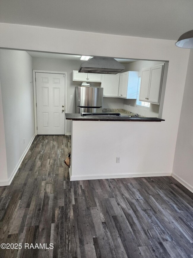 Building Photo - 302 Randolph Dr