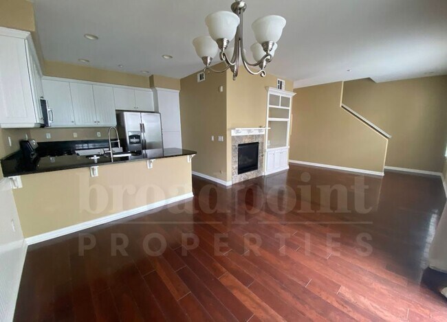 Foto del edificio - 815 Harbor Cliff Way