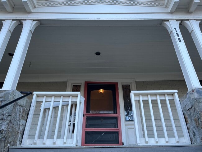 Building Photo - 186 Winchester St