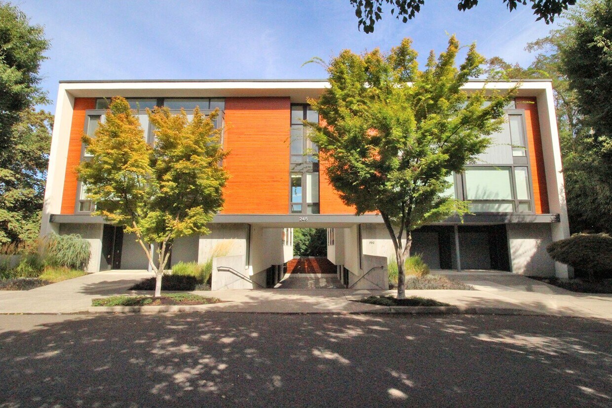 Primary Photo - Beautiful, Bright & Modern 2 Bed, 2 Bath C...