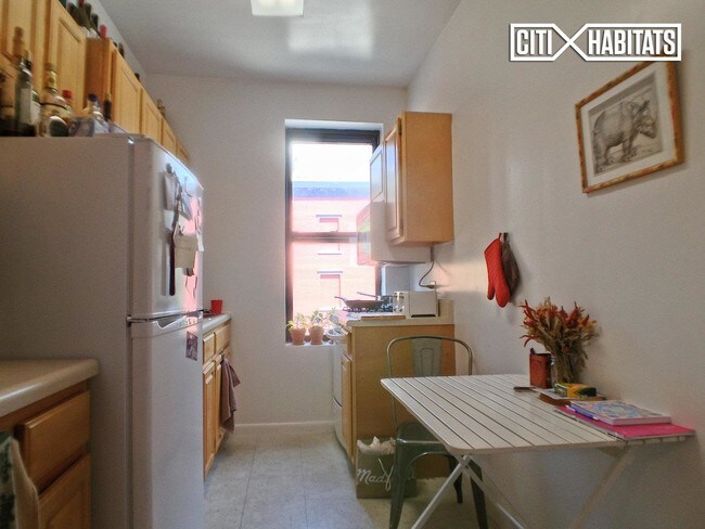 Foto del edificio - 440 E 6th St