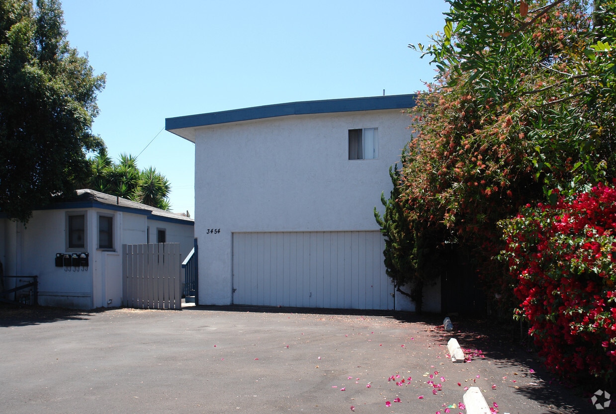 Building Photo - 3450-3454 Del Rey St