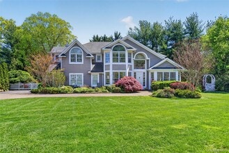 Building Photo - 2 Tappanwood Dr