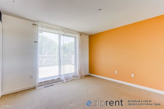 Building Photo - 1 br, 1.5 bath Condo - 403 Liquid Sugar Dr...