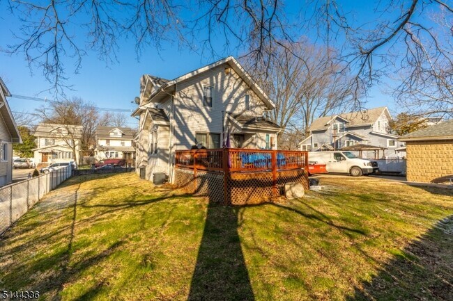 Building Photo - 13 Galloping Hill Rd