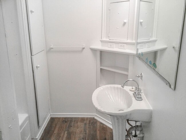 Foto del edificio - 1 bed 1 bath Close to Texas Tech Pre-Leasing