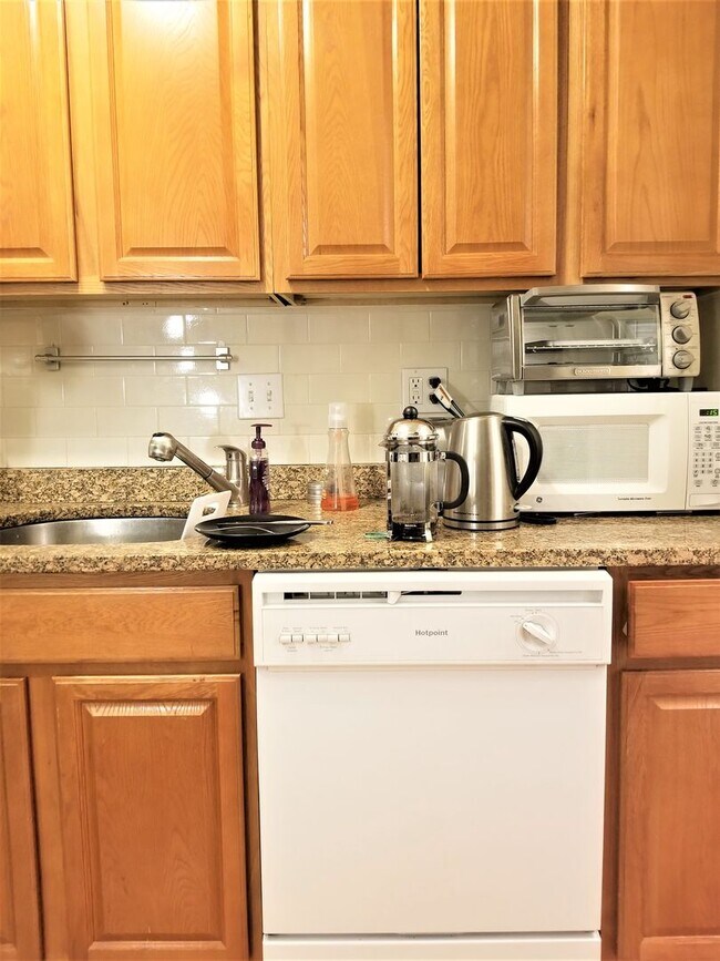 Foto del edificio - 2bed / 1bath close to Boston University